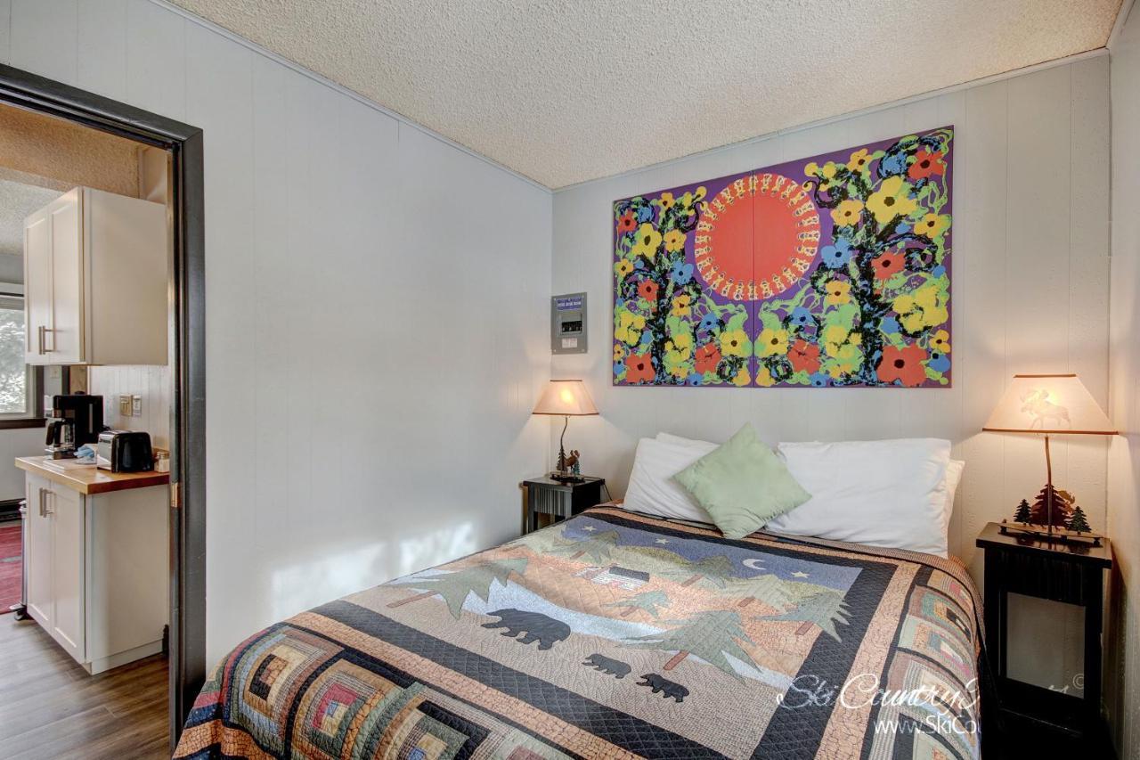 Appartement Petite Remodeled Corner Unit With Lots Of Light, Onsite Hot Tubs, Walk To Town Pm4A à Breckenridge Extérieur photo