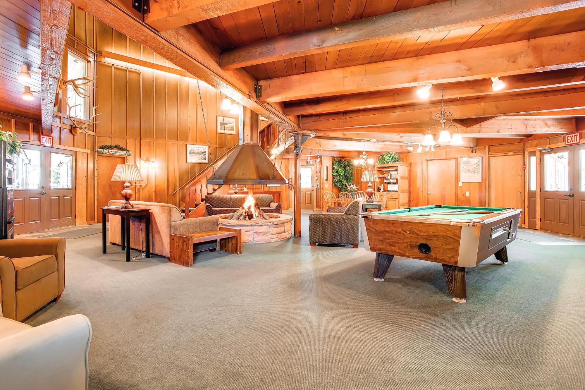 Appartement Petite Remodeled Corner Unit With Lots Of Light, Onsite Hot Tubs, Walk To Town Pm4A à Breckenridge Extérieur photo